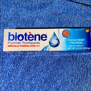 Biotene fluoride toothpaste gentle formula 4.3 oz